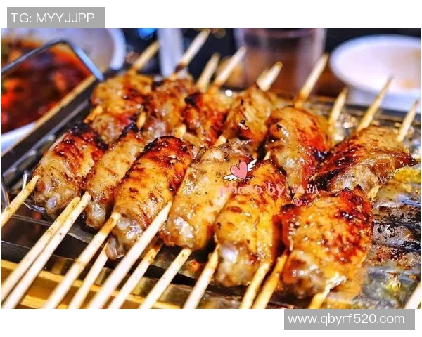 烧烤小伙凭借足球明星般的魅力赢得众人喜爱与关注 烧烤小伙凭借足球明星般的魅力赢得众人喜爱与关注