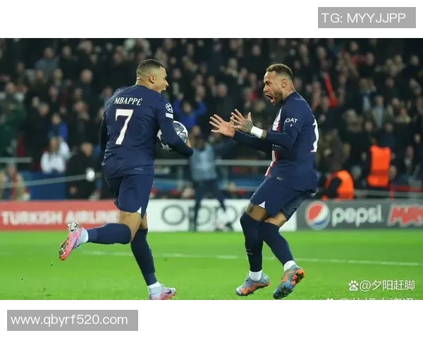 与足球明星同框的奇妙特效体验让你瞬间成为球场焦点 与足球明星同框的奇妙特效体验让你瞬间成为球场焦点